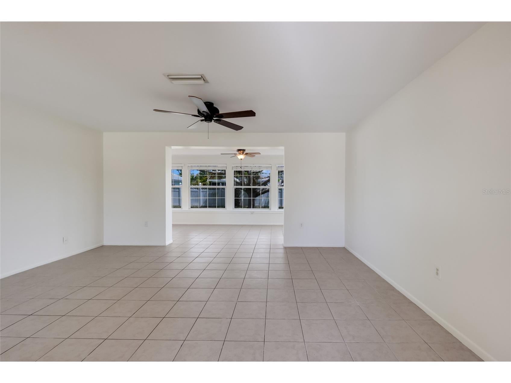 1717 Joyce Street Sarasota FL 34231 A4691080 image4