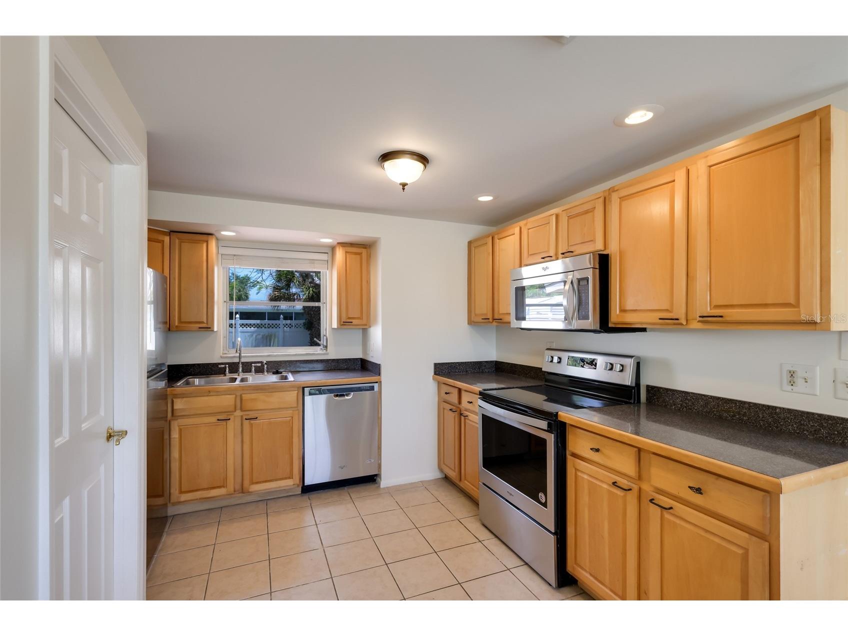 1717 Joyce Street Sarasota FL 34231 A4691080 image9