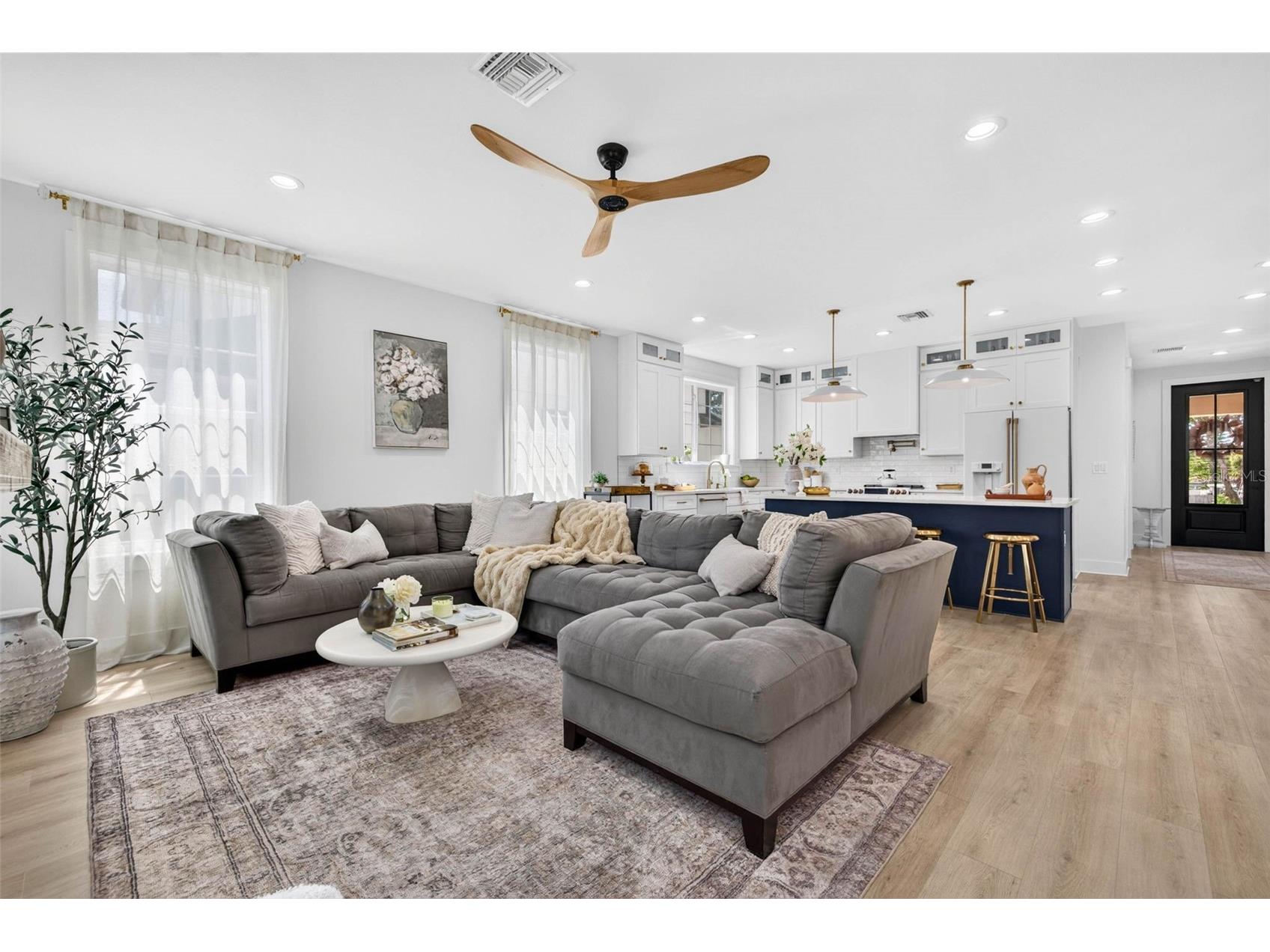 1717 Massachusetts Avenue NE Saint Petersburg FL 33703 TB8522496 image2