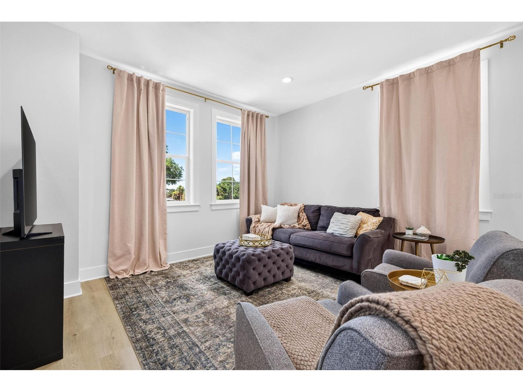 1717 Massachusetts Avenue NE Saint Petersburg FL 33703 TB8522496 image25
