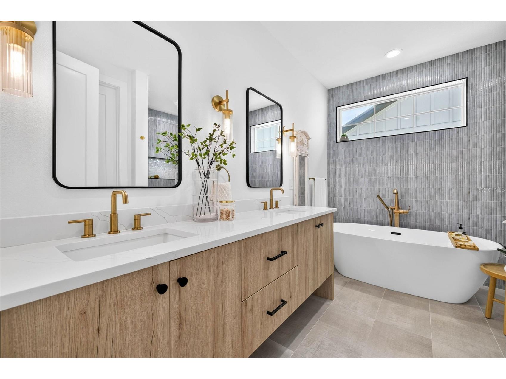 1717 Massachusetts Avenue NE Saint Petersburg FL 33703 TB8522496 image28