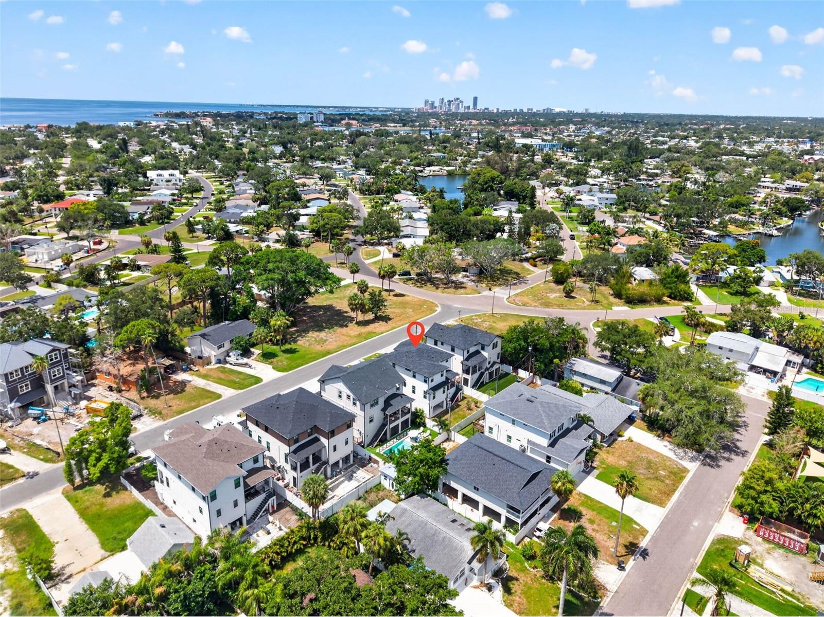 1717 Massachusetts Avenue NE Saint Petersburg FL 33703 TB8522496 image41