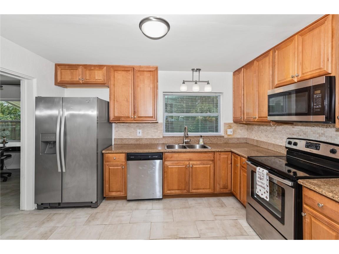 1717 Oxford Street N Saint Petersburg FL 33710 TB8408941 image11