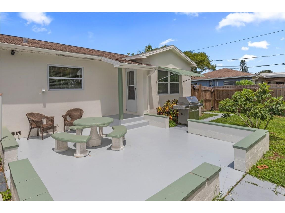 1717 Oxford Street N Saint Petersburg FL 33710 TB8408941 image21