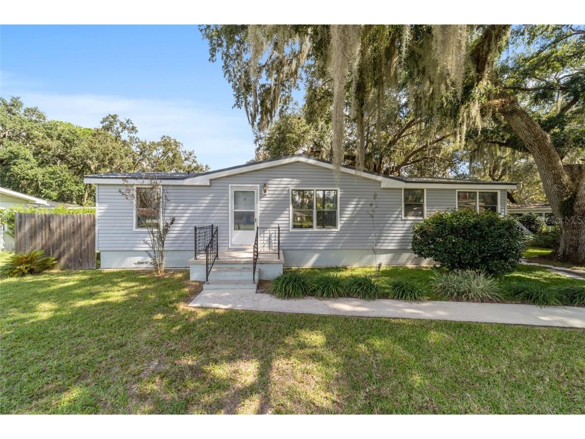 1717 SE 169th Terrace Road Silver Springs FL 34488 - SILVER LAKE POND GC525495 image1