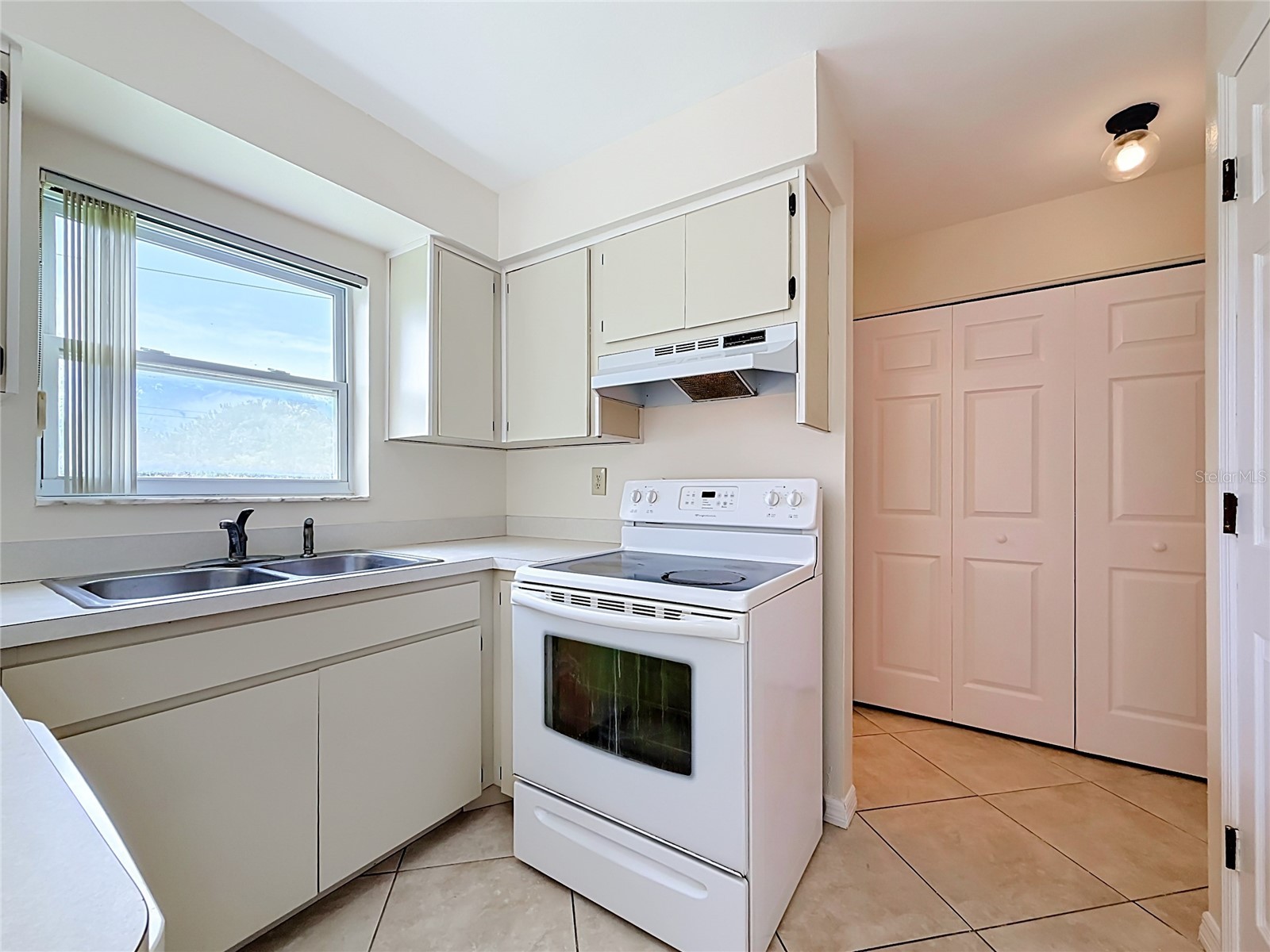 1718 Adams Circle S Largo FL 33771 V4950211 image10