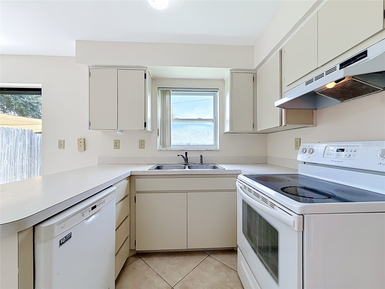 1718 Adams Circle S Largo FL 33771 V4950211 image11