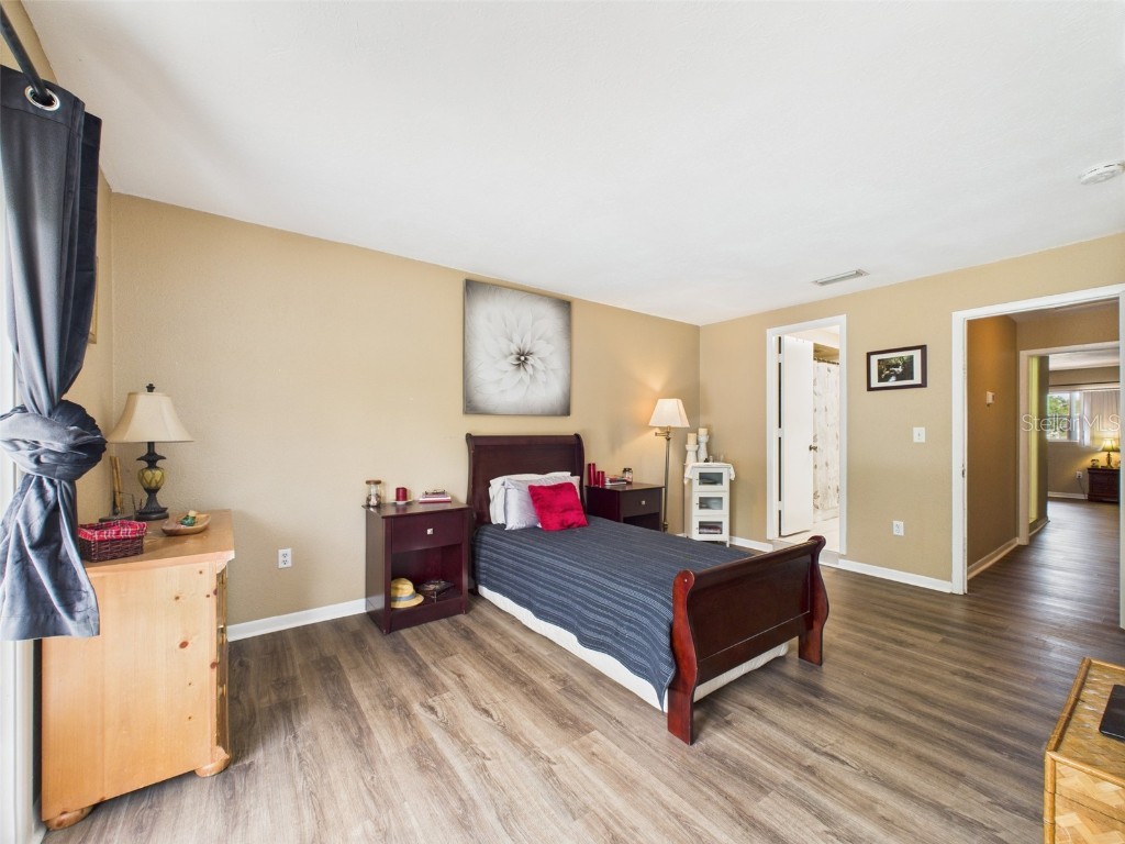 1718 Azalea Court #B Oldsmar FL 34677 P4935316 image24