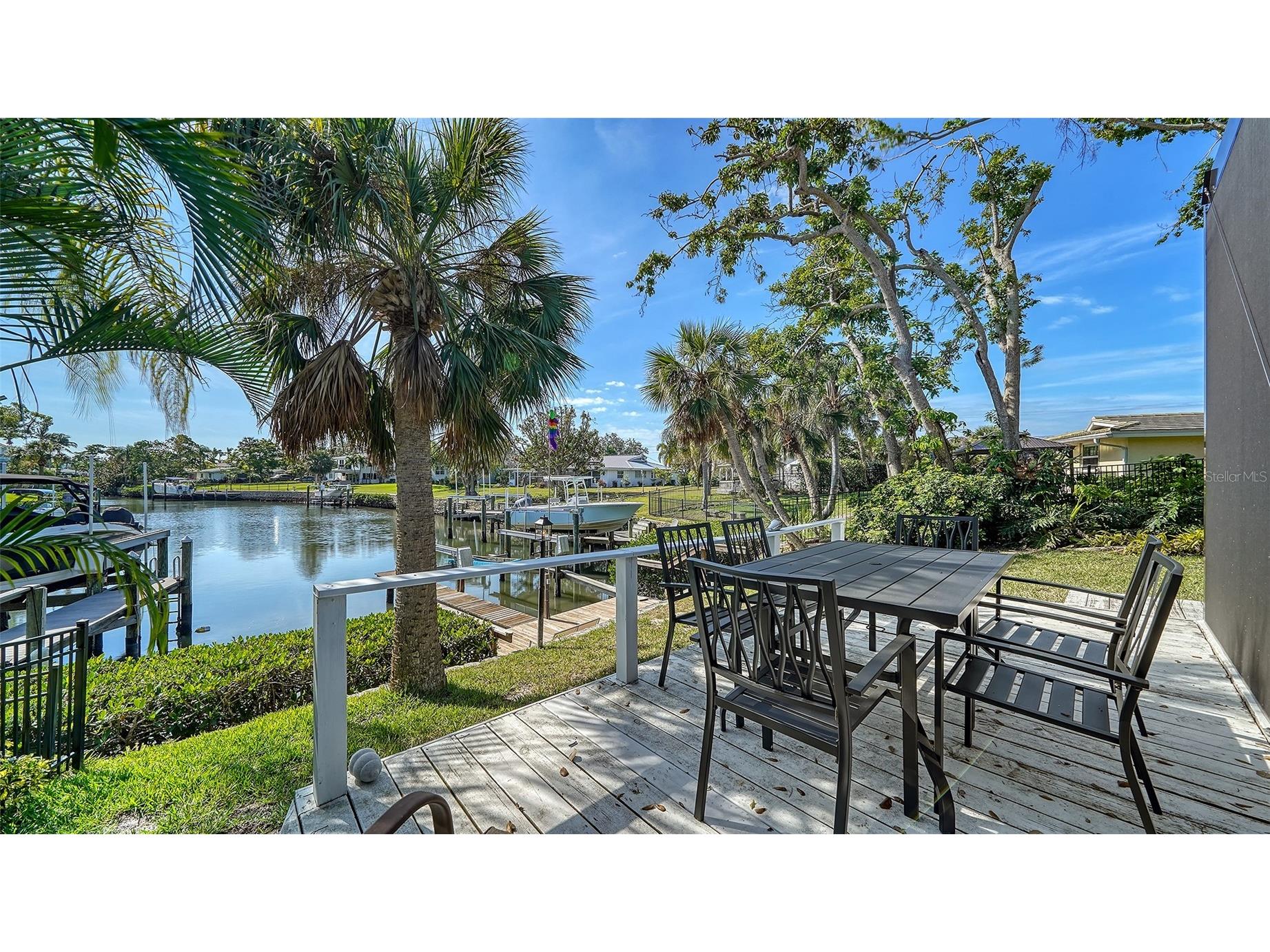 1718 Caribbean Drive Sarasota FL 34231 A4643493 image1