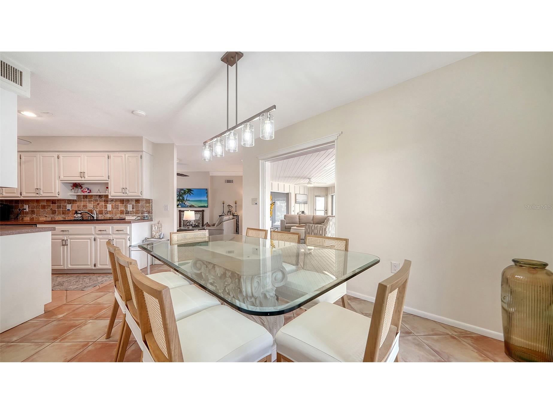 1718 Caribbean Drive Sarasota FL 34231 A4643493 image15