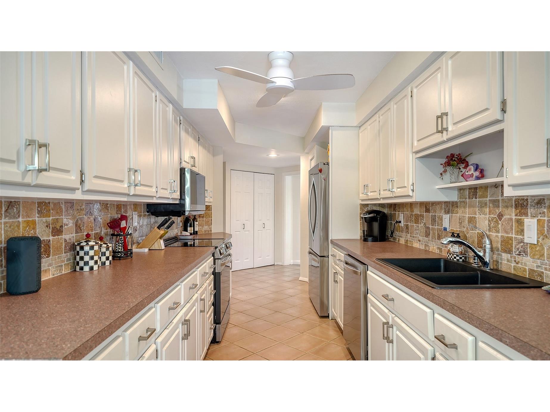 1718 Caribbean Drive Sarasota FL 34231 A4643493 image16