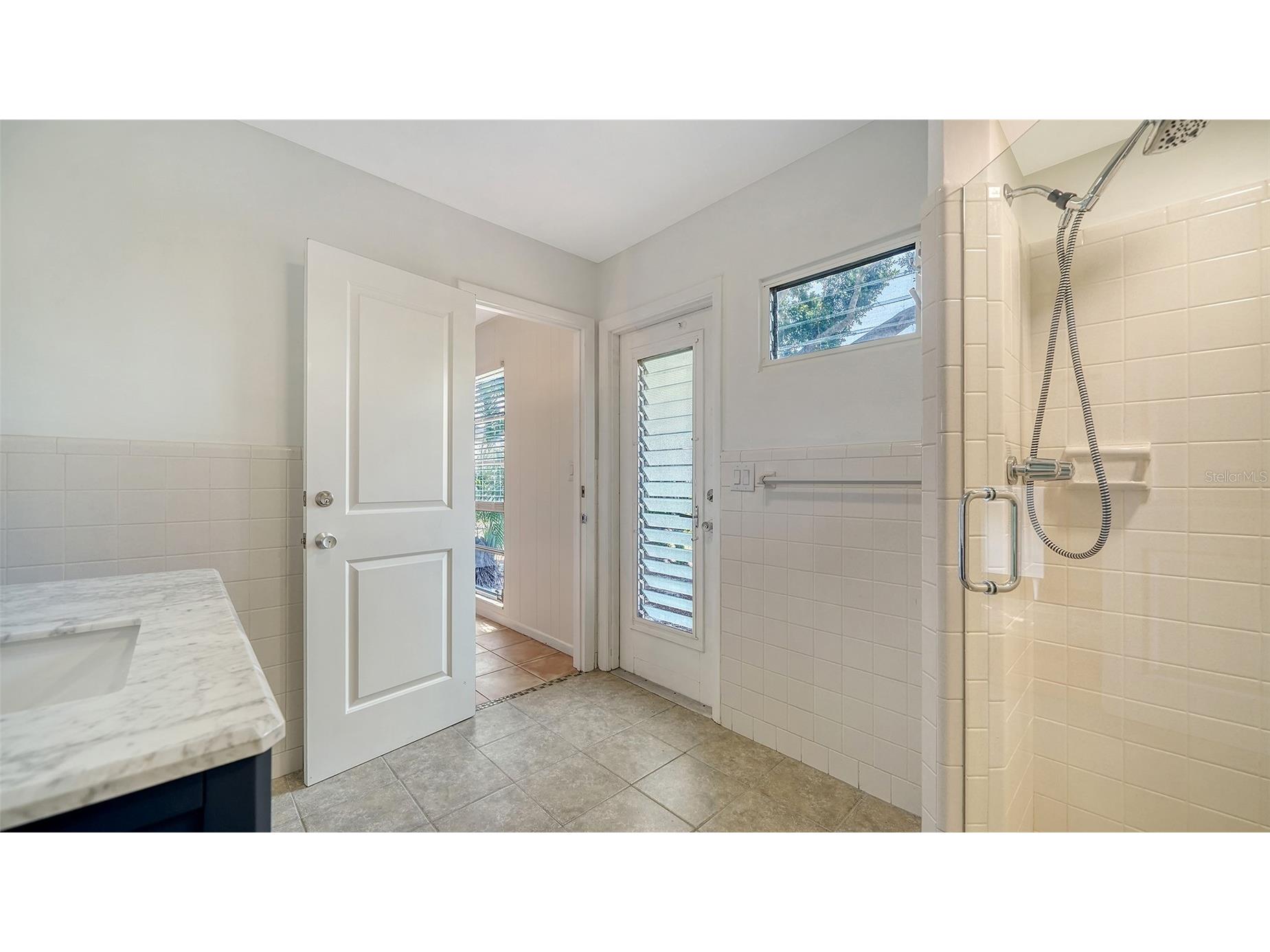 1718 Caribbean Drive Sarasota FL 34231 A4643493 image30