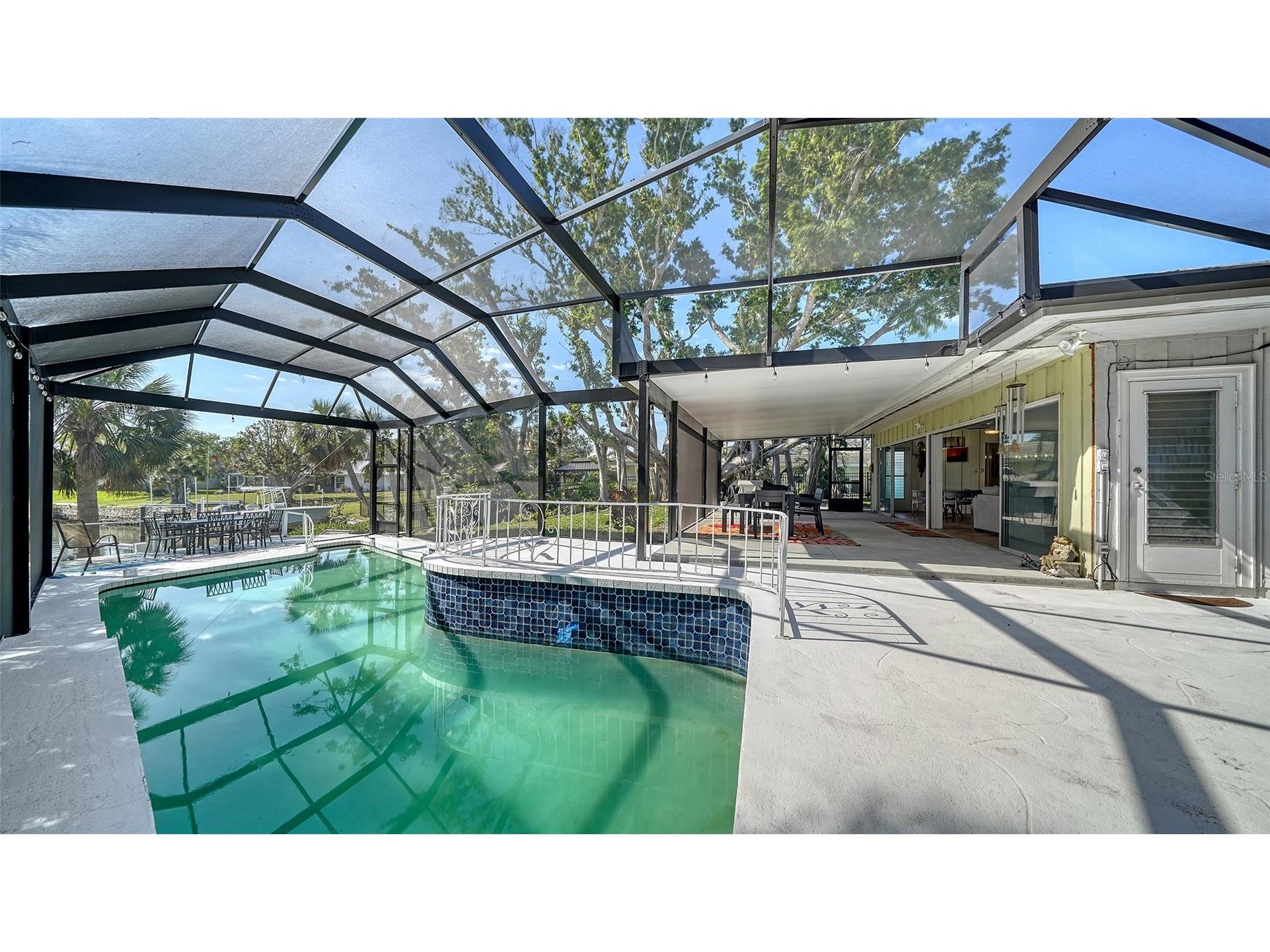 1718 Caribbean Drive Sarasota FL 34231 A4643493 image39