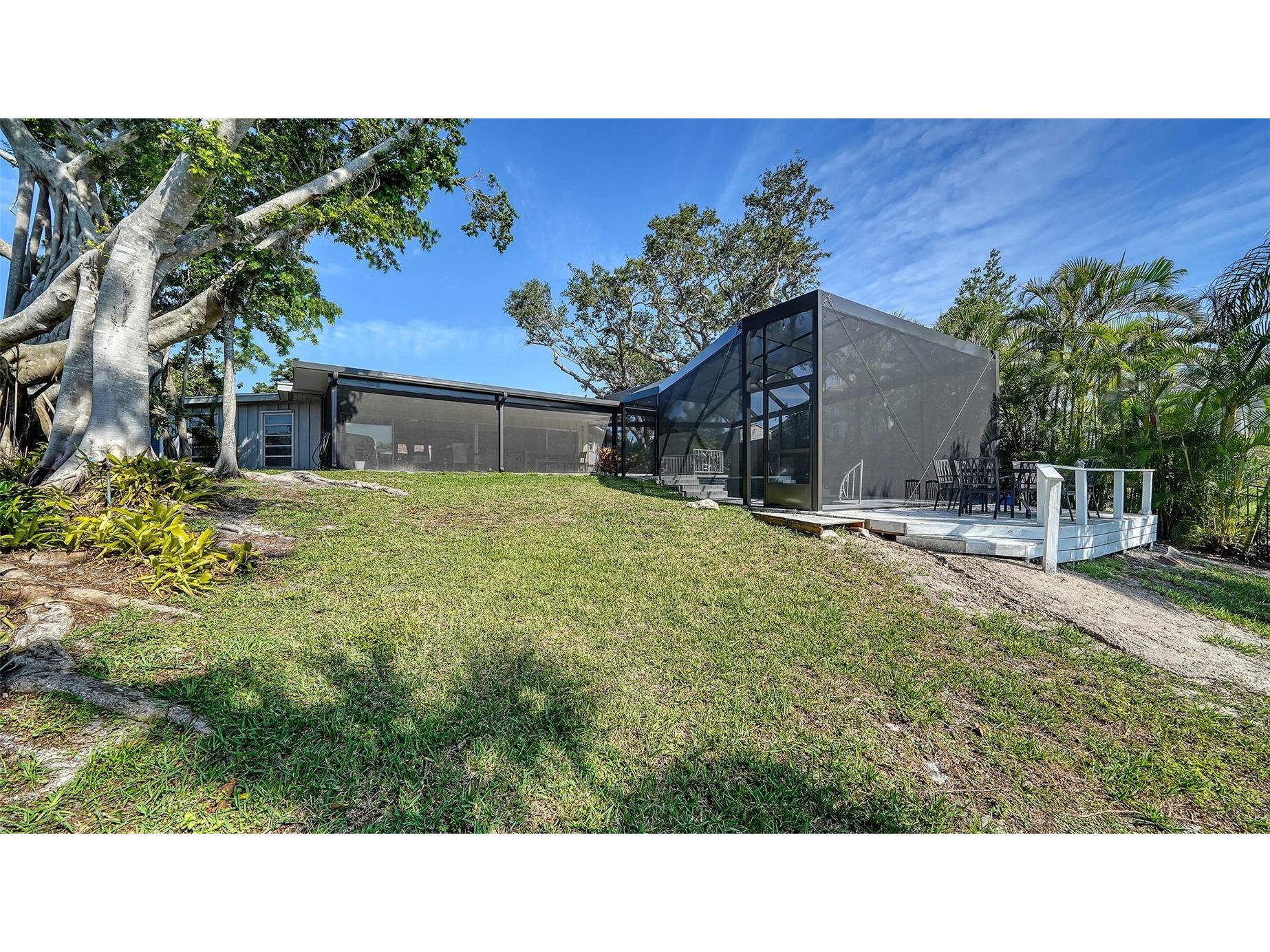 1718 Caribbean Drive Sarasota FL 34231 A4643493 image43