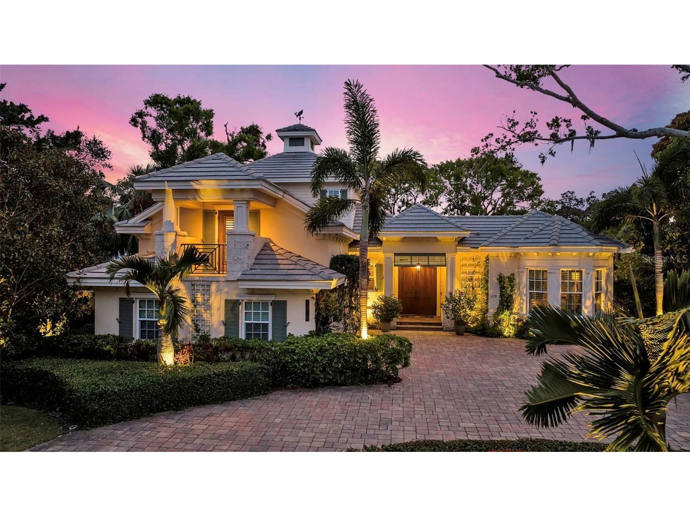 1718 Hillview Street Sarasota FL 34239 A4632016 image1