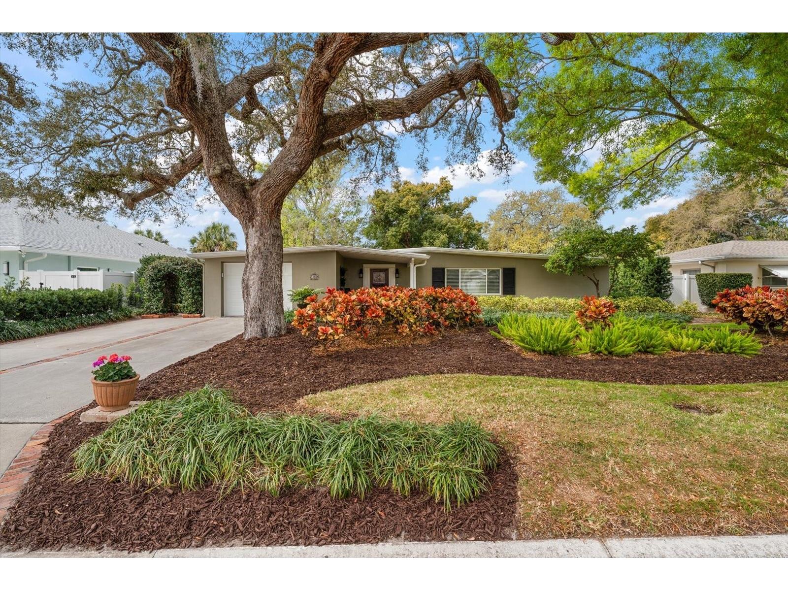 1718 Meredith Lane Belleair FL 33756 TB8484919 image1