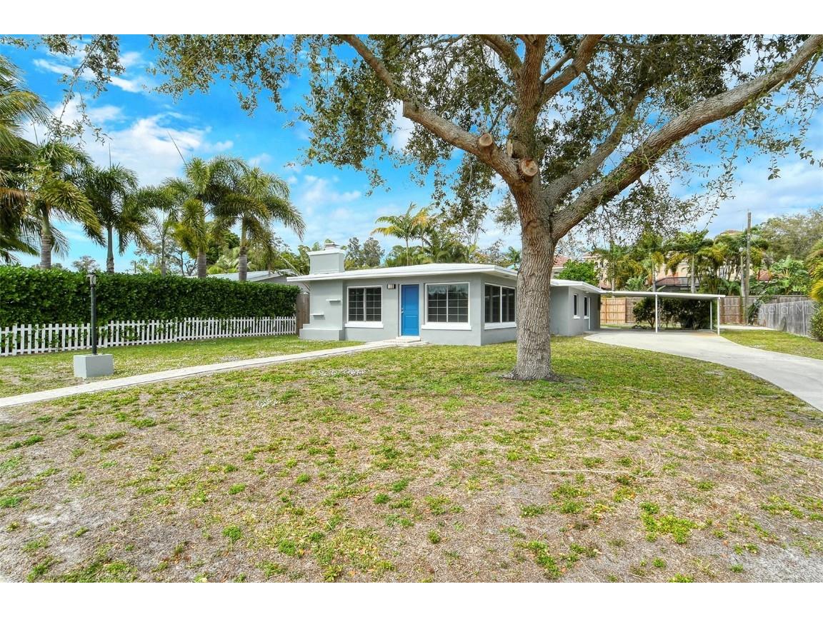 1719 Livingstone Street Sarasota FL 34231 A4601994 image1