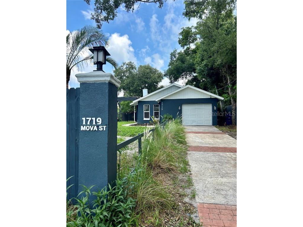 1719 Mova Street Sarasota FL 34231 A4619581 image1