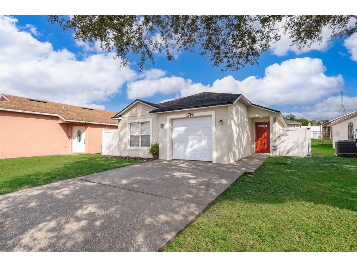 1719 Pointe Ridge Court Orlando FL 32808 O6254905 image1