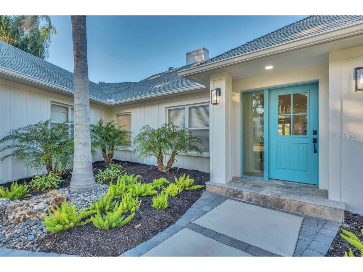 1719 Shoreland Drive Sarasota FL 34239 - LAKE PARK A4565688 image1