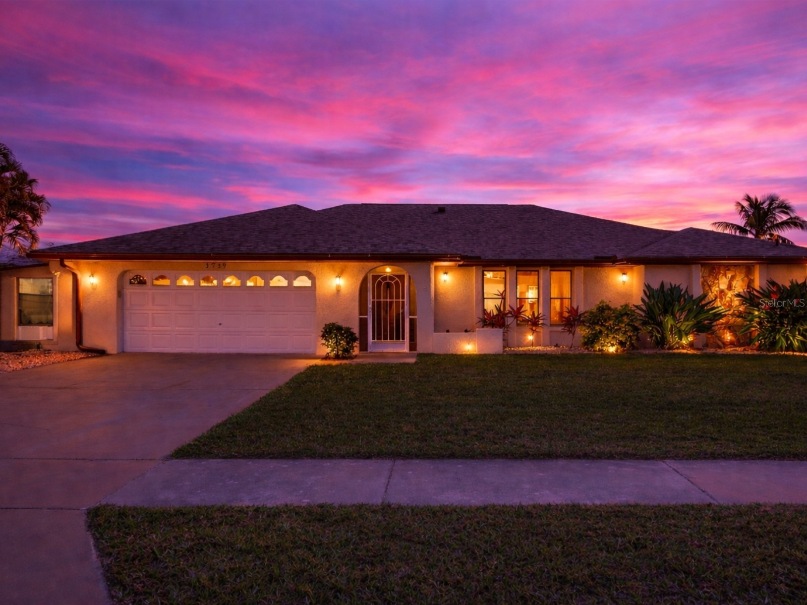 1719 W Bluewater Terrace North Fort Myers FL 33903 A4681243 image1