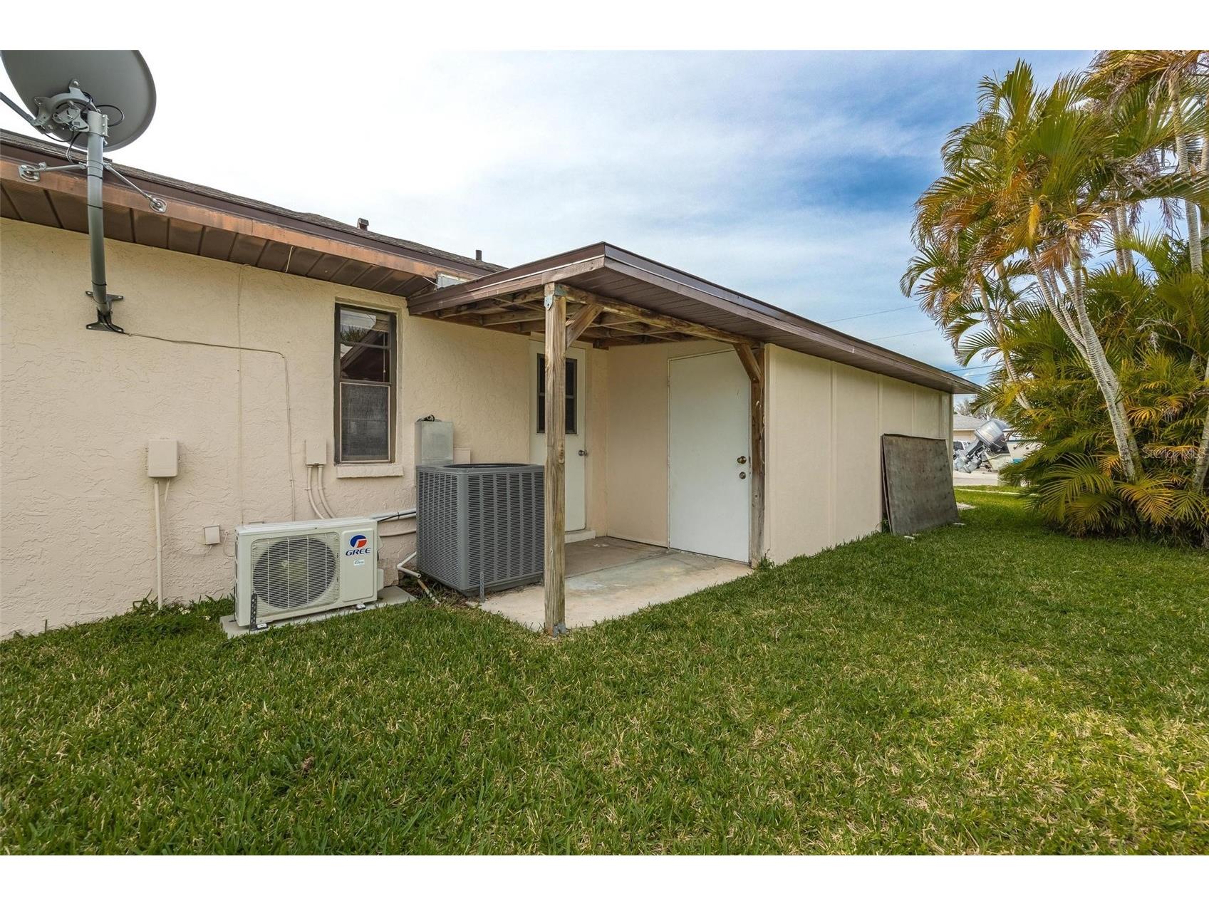 1719 W Bluewater Terrace North Fort Myers FL 33903 A4681243 image48