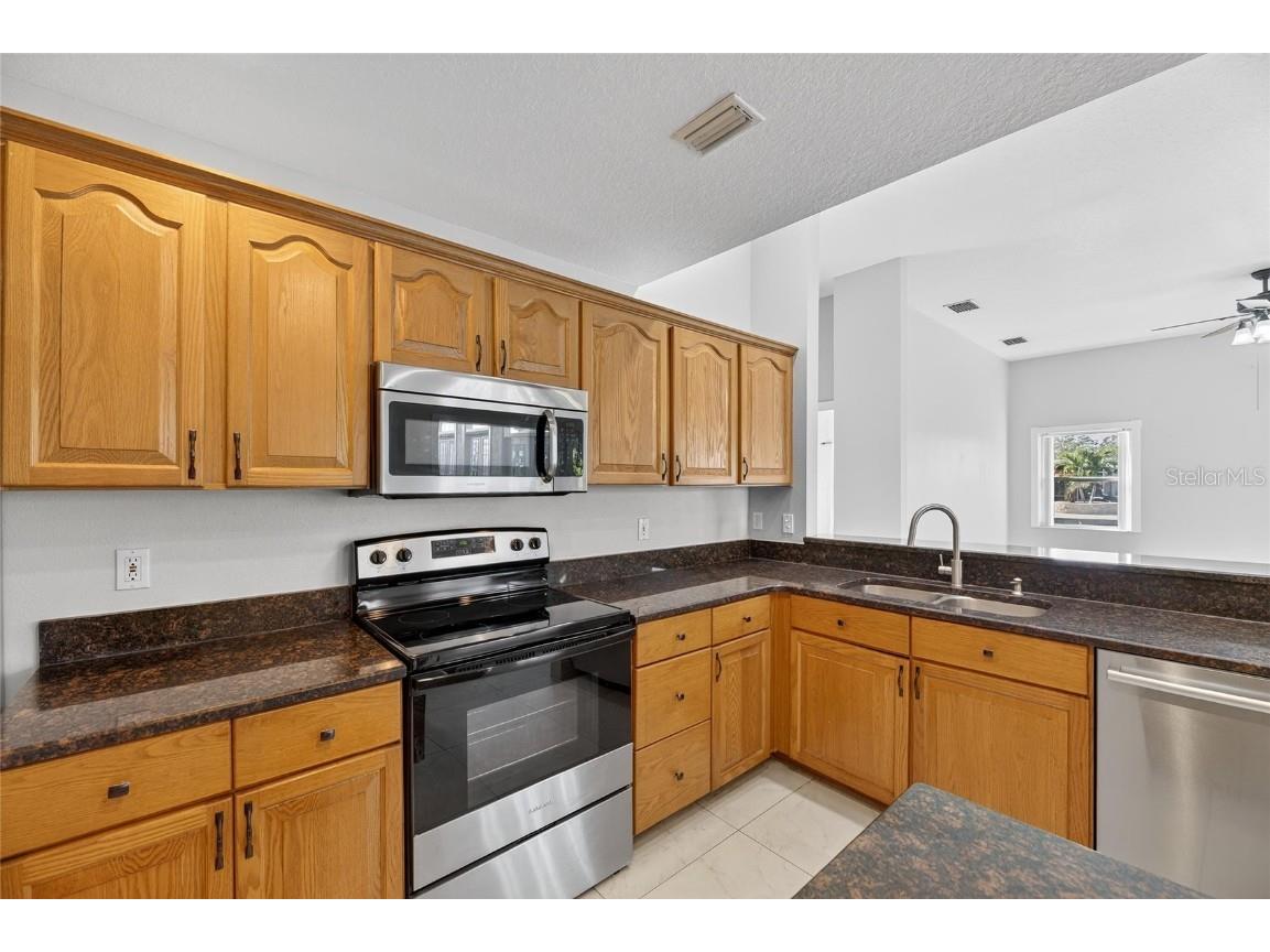 172 Lake Shore Drive W Palm Harbor FL 34684 - LAKE TARPON TB8444908 image6