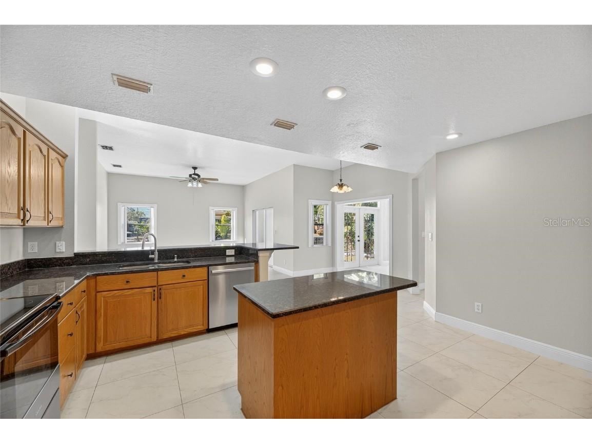 172 Lake Shore Drive W Palm Harbor FL 34684 - LAKE TARPON TB8444908 image9