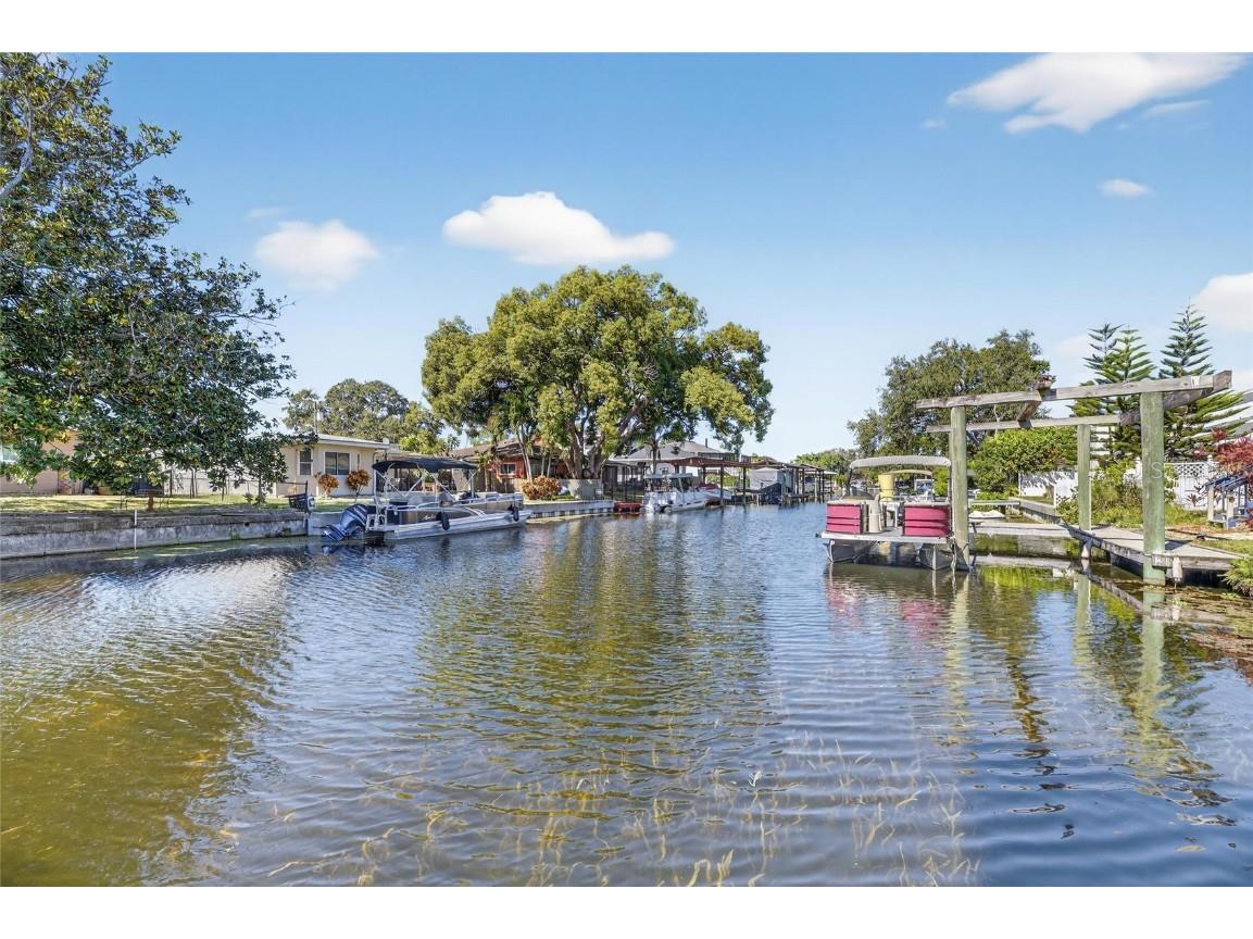 172 Lake Shore Drive W Palm Harbor FL 34684 TB8452362 image76