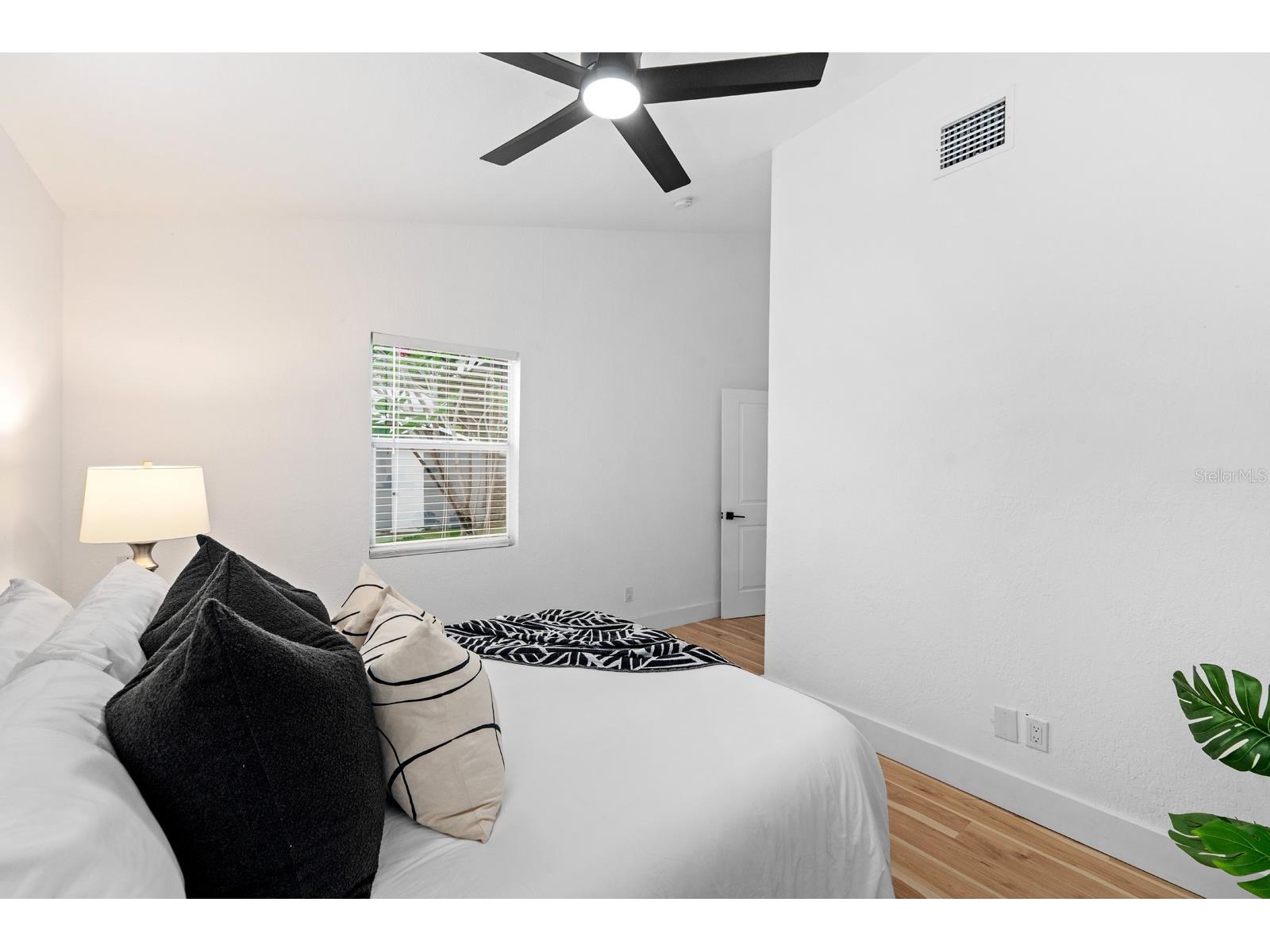 1720 24th Avenue N Saint Petersburg FL 33713 TB8491867 image16