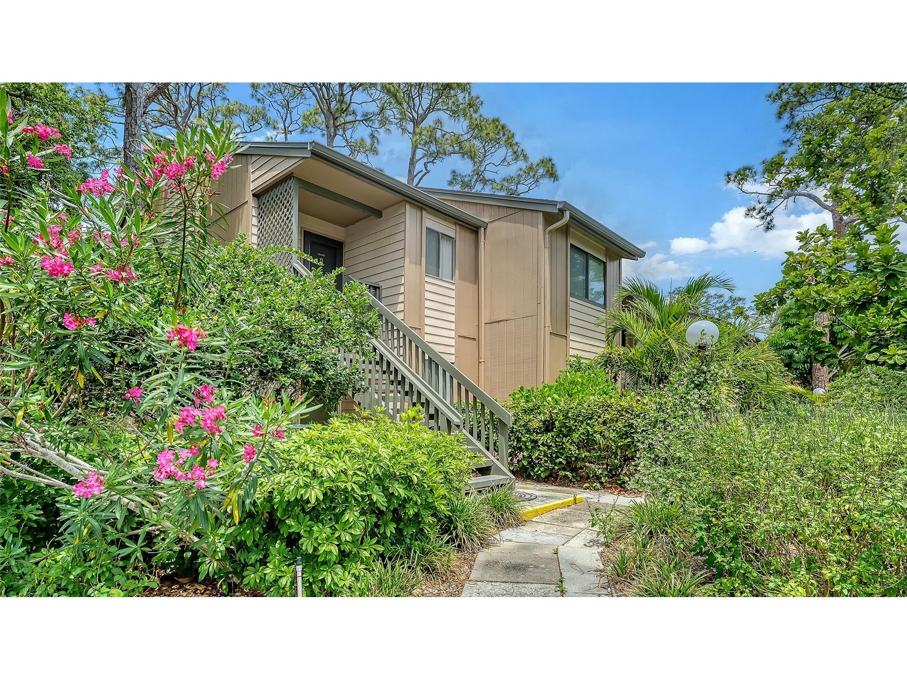 1720 Glenhouse Drive #326 Sarasota FL 34231 A4691697 image1