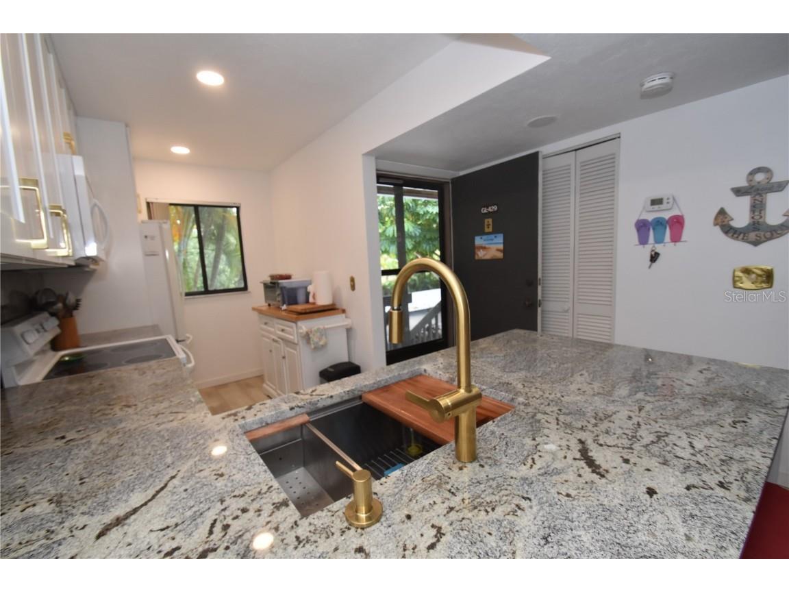 1720 Glenhouse Drive #GL429 Sarasota FL 34231 A4610522 image3