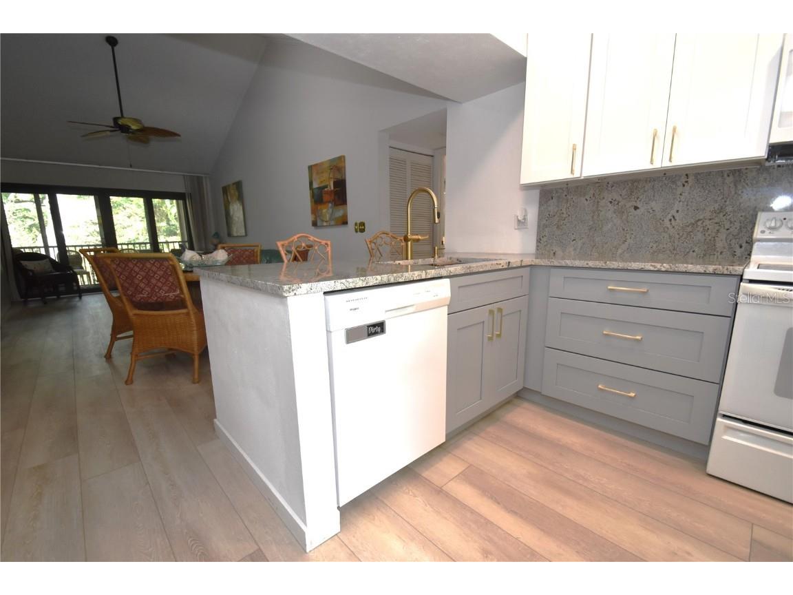1720 Glenhouse Drive #GL429 Sarasota FL 34231 A4610522 image6