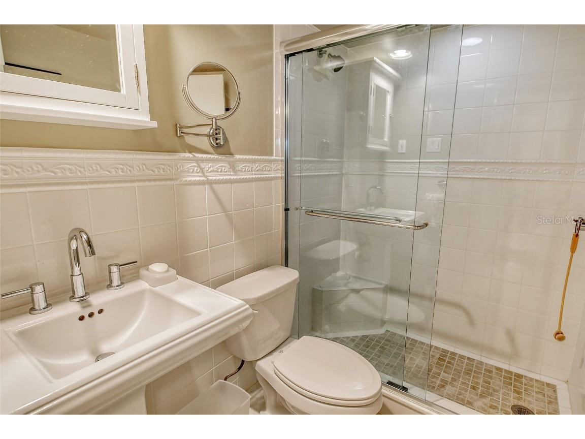 1720 Glenhouse Drive #GL430 Sarasota FL 34231 A4674163 image21