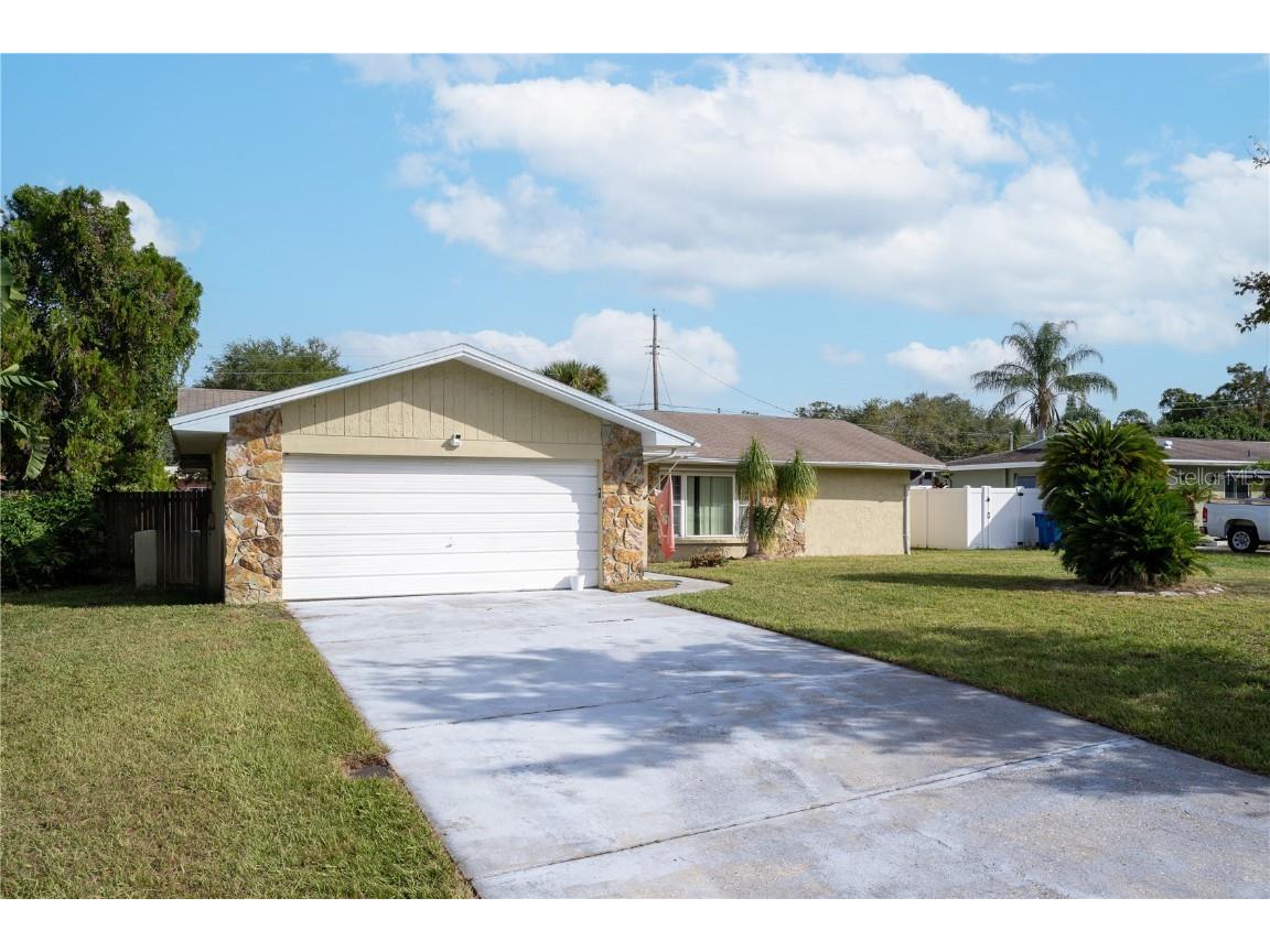 1720 Patlin Circle N Largo FL 33770 U8217685 image1