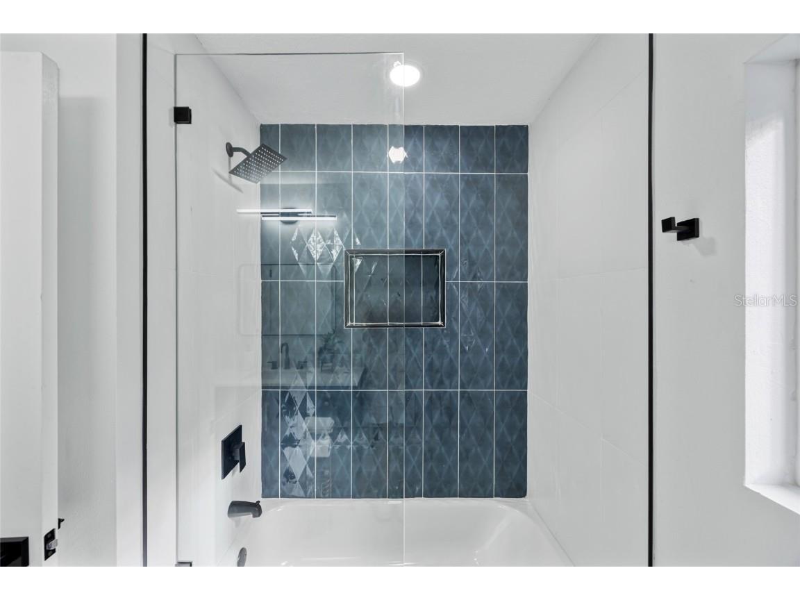 1720 SE Lambright Street Tampa FL 33610 TB8406168 image18