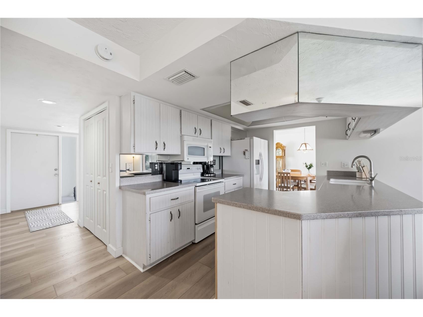 1720 Sklar Court Venice FL 34293 N6143335 image12