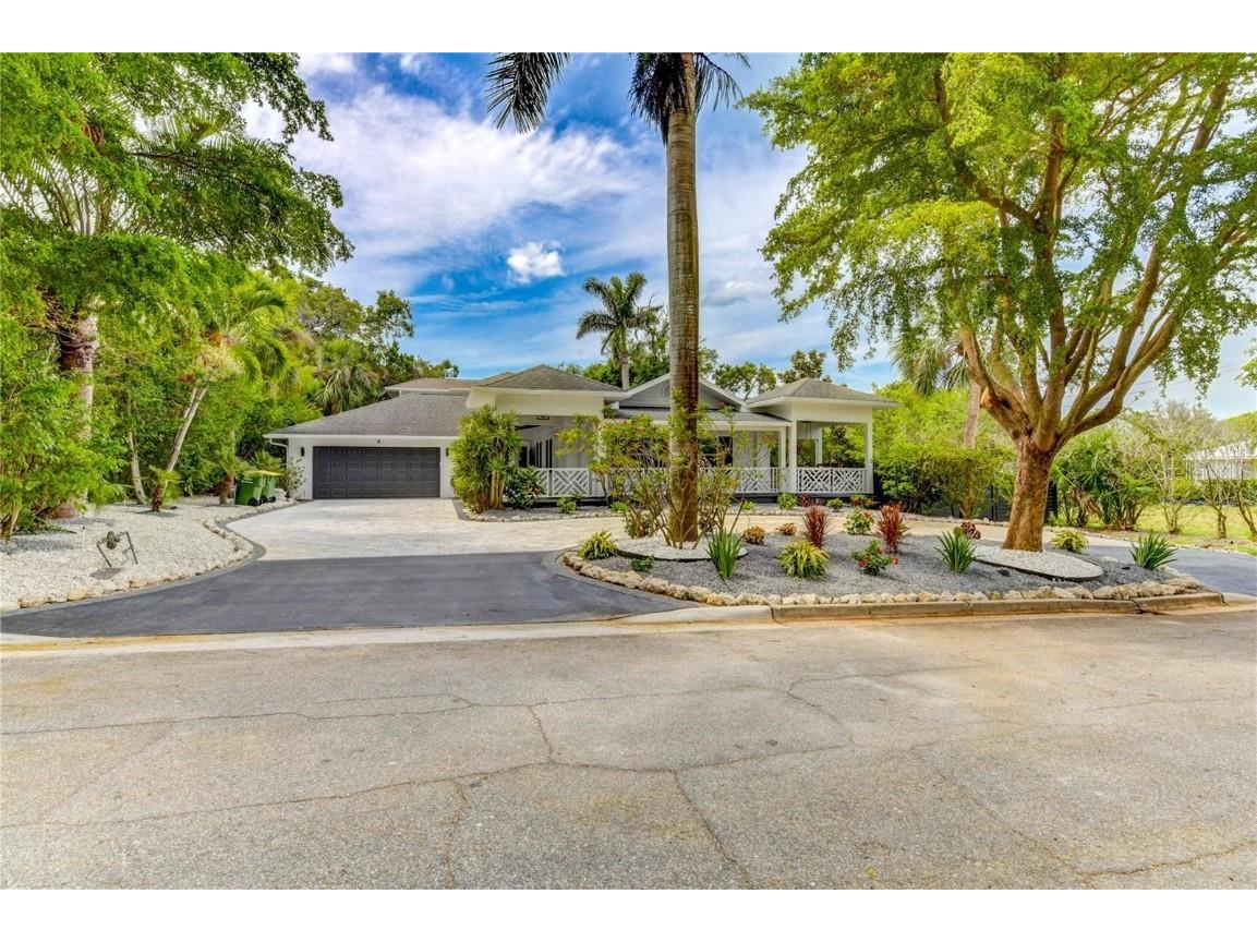 1720 Spring Creek Drive Sarasota FL 34239 - CURRINS LAKEVIEW A4653454 image1