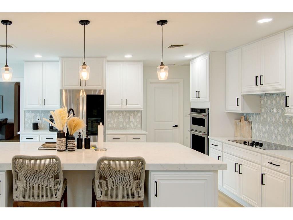 1720 Spring Creek Drive Sarasota FL 34239 - CURRINS LAKEVIEW A4653454 image10