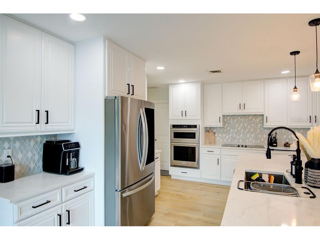 1720 Spring Creek Drive Sarasota FL 34239 - CURRINS LAKEVIEW A4653454 image20