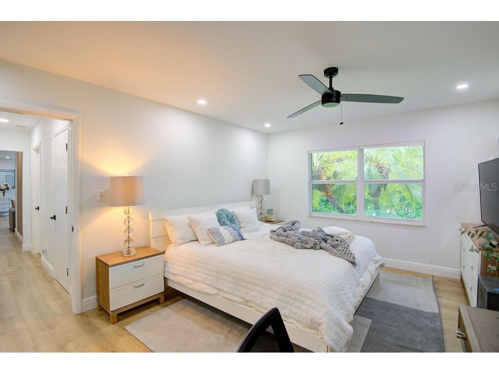 1720 Spring Creek Drive Sarasota FL 34239 - CURRINS LAKEVIEW A4653454 image25