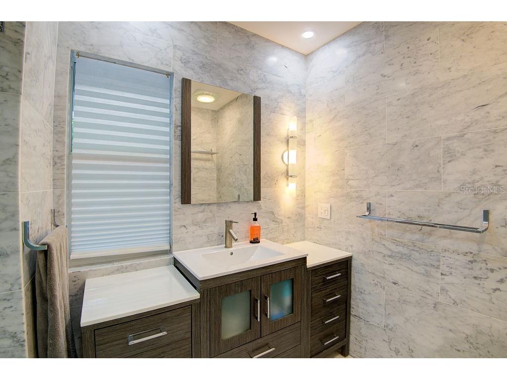 1720 Spring Creek Drive Sarasota FL 34239 - CURRINS LAKEVIEW A4653454 image27