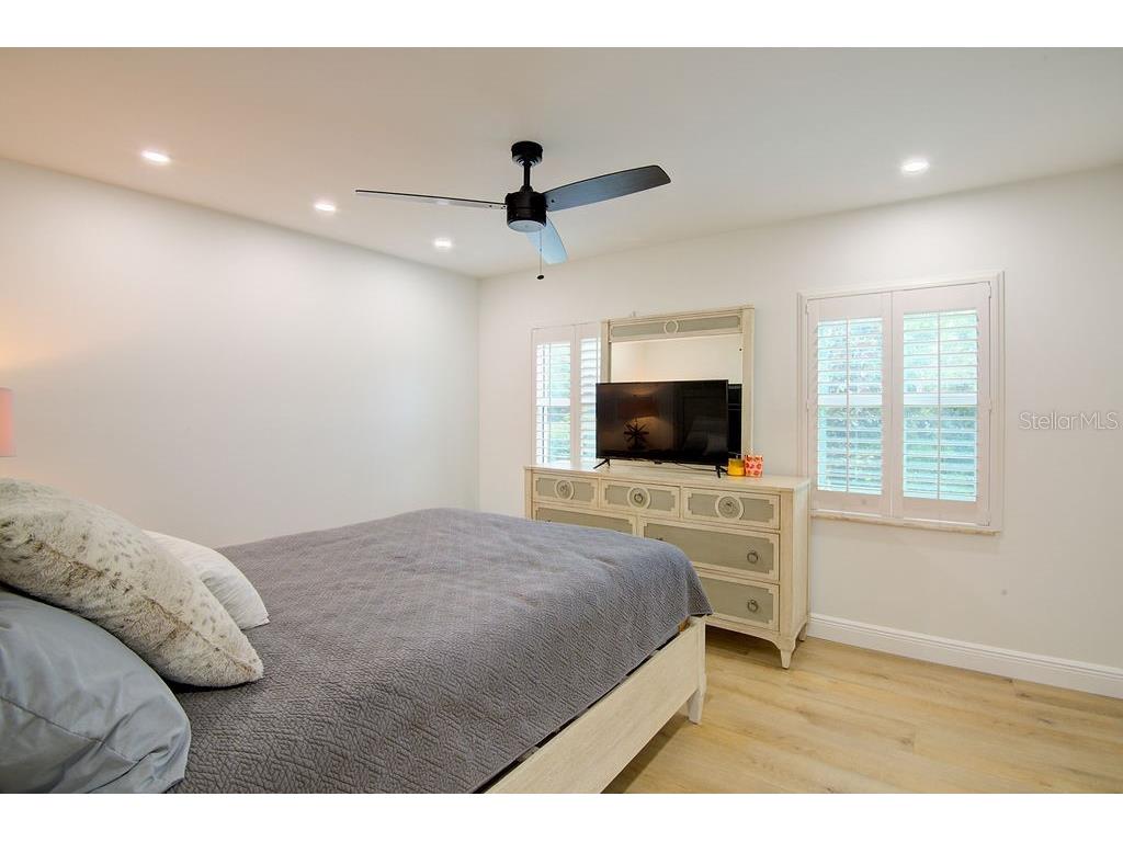 1720 Spring Creek Drive Sarasota FL 34239 - CURRINS LAKEVIEW A4653454 image33