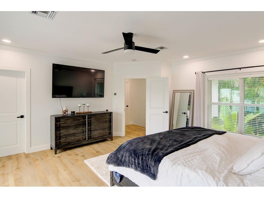 1720 Spring Creek Drive Sarasota FL 34239 - CURRINS LAKEVIEW A4653454 image36