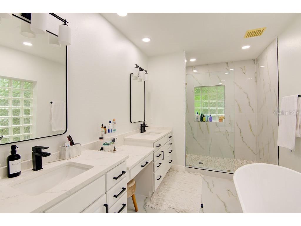 1720 Spring Creek Drive Sarasota FL 34239 - CURRINS LAKEVIEW A4653454 image38