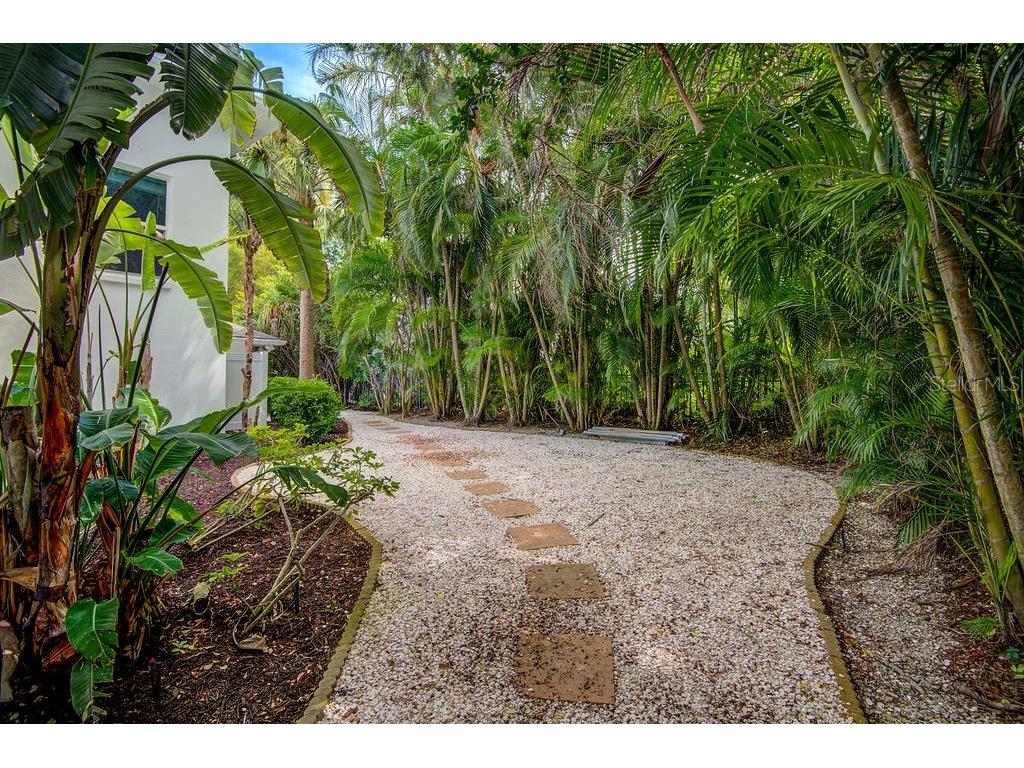 1720 Spring Creek Drive Sarasota FL 34239 - CURRINS LAKEVIEW A4653454 image54