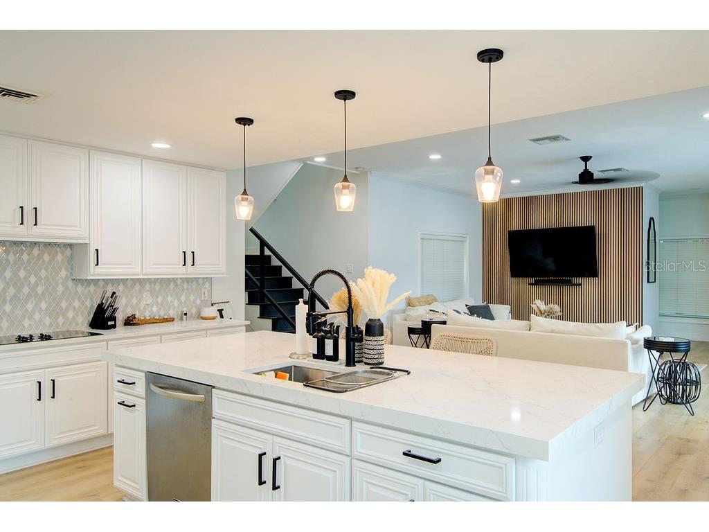 1720 Spring Creek Drive Sarasota FL 34239 - CURRINS LAKEVIEW A4653454 image6