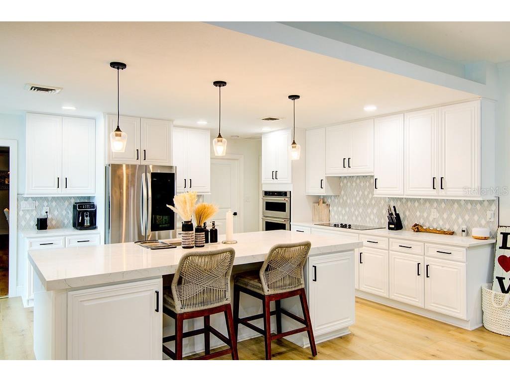 1720 Spring Creek Drive Sarasota FL 34239 - CURRINS LAKEVIEW A4653454 image8