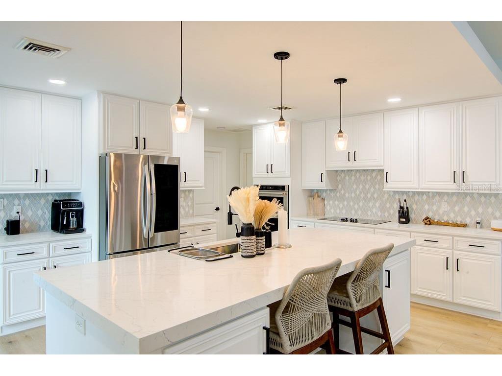 1720 Spring Creek Drive Sarasota FL 34239 - CURRINS LAKEVIEW A4653454 image9