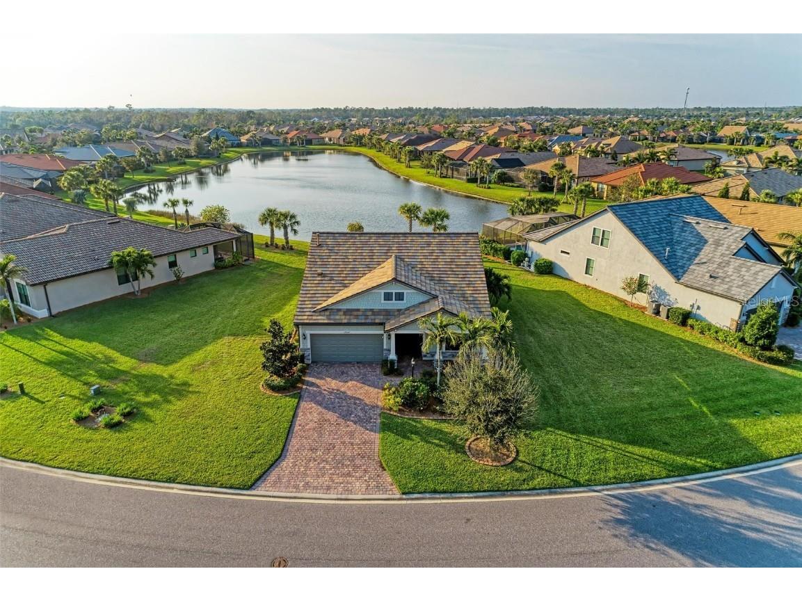 17207 Seaford Way Lakewood Ranch FL 34202 A4562038 image1